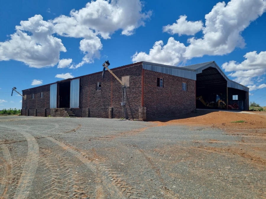 6 Bedroom Property for Sale in Fauresmith Rural Free State